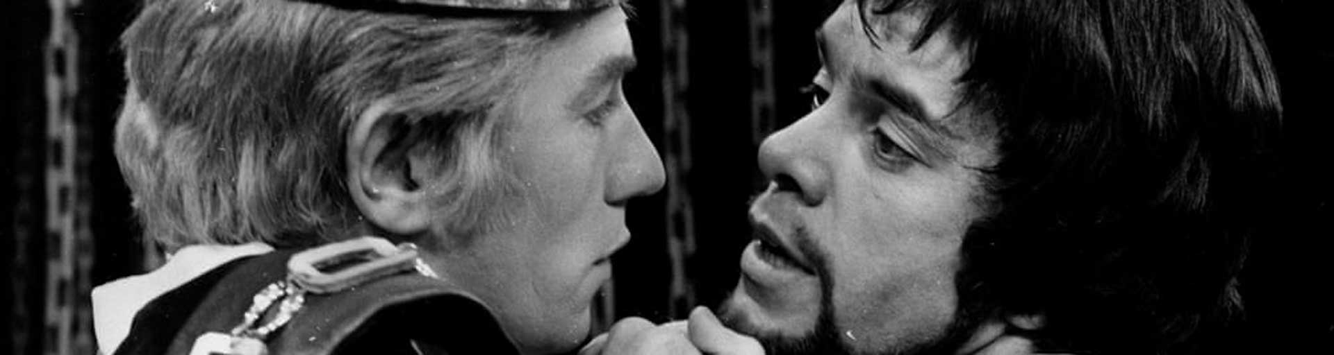 Edward (Ian McKellen) and Gaveston (James Laurenson)